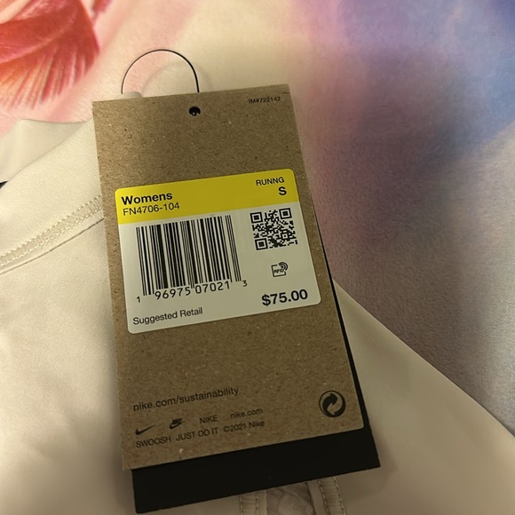 Nike trail crop top size small NWT - Picture 3 of 6